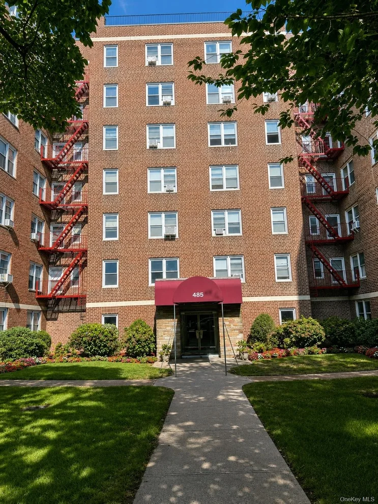 Unit for sale at 485 Bronx River Road, Yonkers, NY 10704