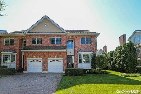 Unit for sale at 4a Nassau Drive, North Hempstead, NY 11021