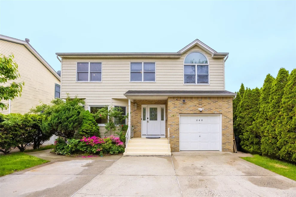 Unit for sale at 247 Marcus Avenue, North Hempstead, NY 11040