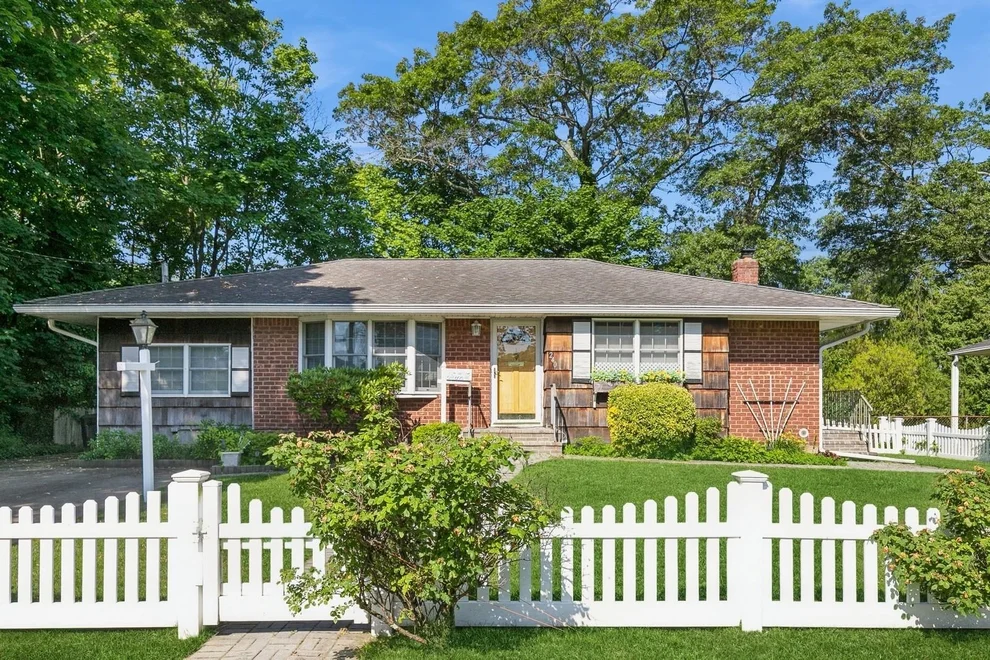 Unit for sale at 240 W 12th Street, Babylon, NY 11729