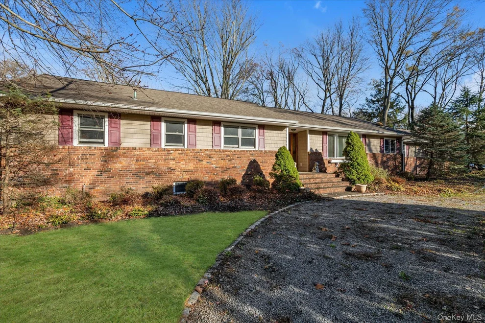 Unit for sale at 20 Michaels Lane, Oyster Bay, NY 11545