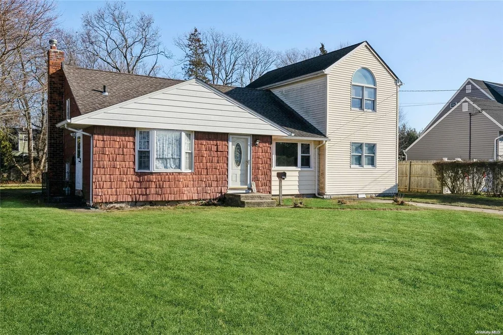 Unit for sale at 675 Peter Paul Drive, Islip, NY 11795