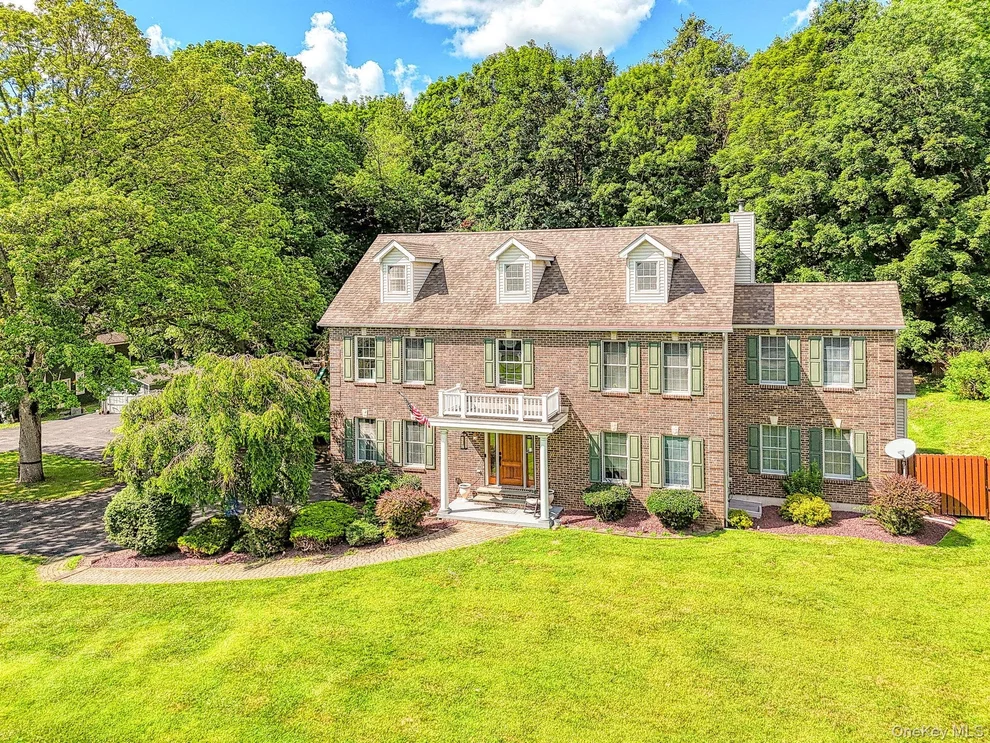 Unit for sale at 4 Kirsten Lean Lane, Cornwall, NY 12577