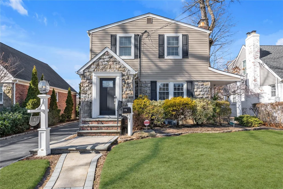 Unit for sale at 40 Hawthorne Street, Hempstead, NY 11563