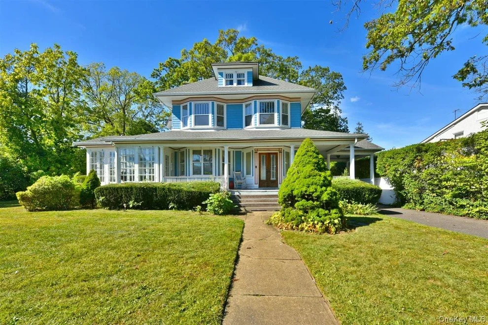 Unit for sale at 101 Wallace Street, Hempstead, NY 11520