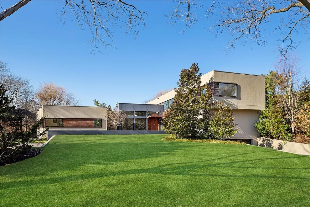 Unit for sale at 15 Westwood Drive, Huntington, NY 11743