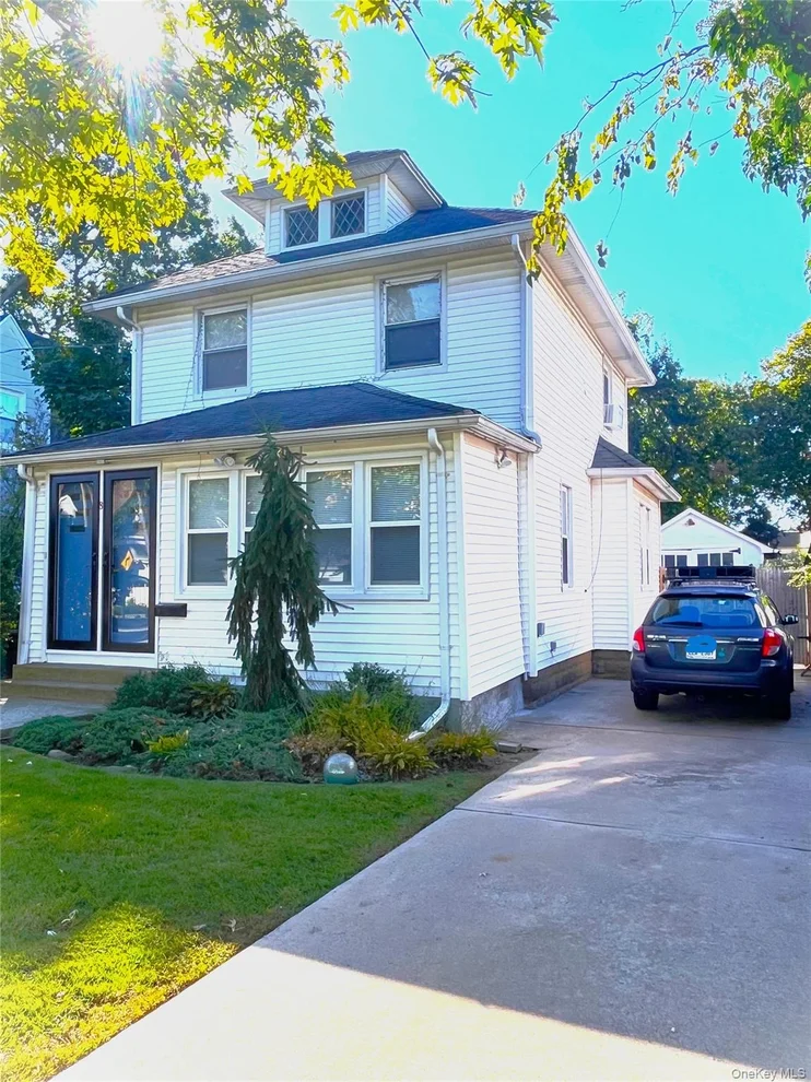 Unit for sale at 8 Saint Nicholas Street, Hempstead, NY 11563