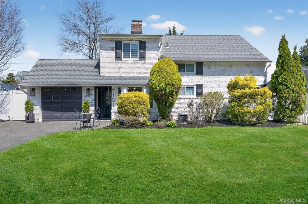 Unit for sale at 2101 Salisbury Park Drive, Hempstead, NY 11590