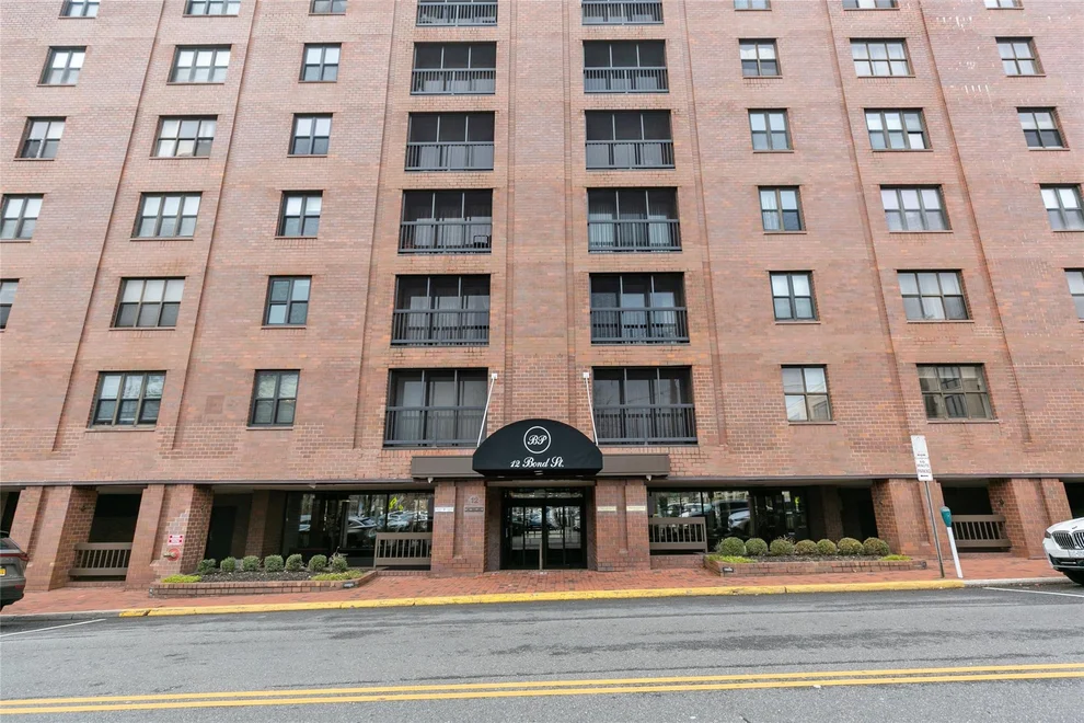 Unit for sale at 12 Bond Street, North Hempstead, NY 11021