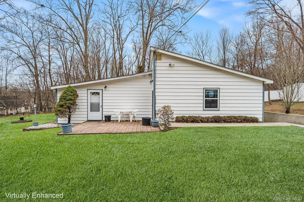 Unit for sale at 9 Hill View Road, New Windsor, NY 12553