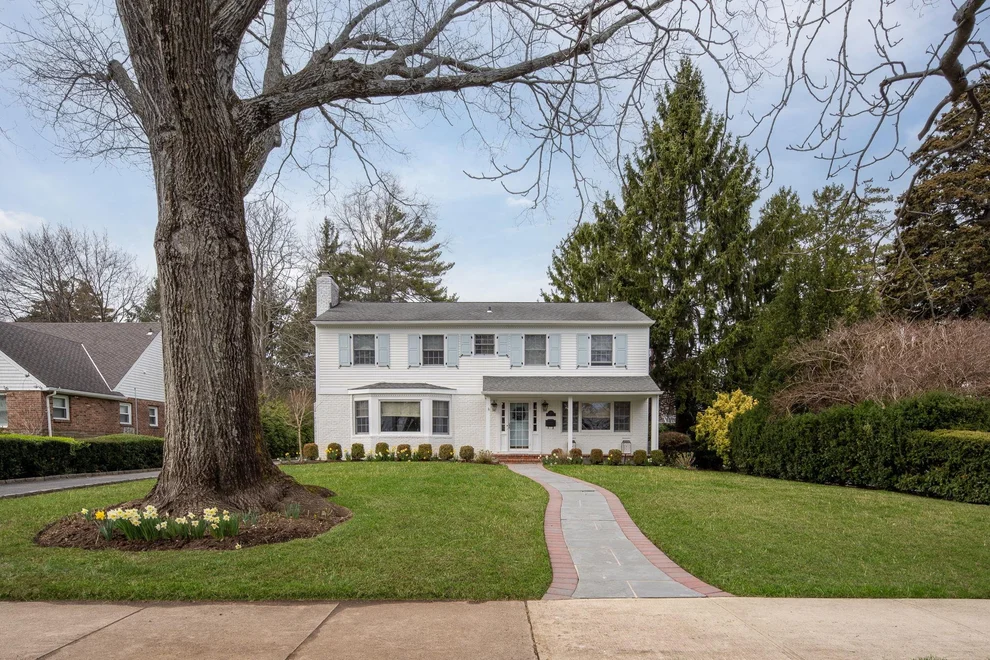Unit for sale at 39 Chestnut Street, Hempstead, NY 11530