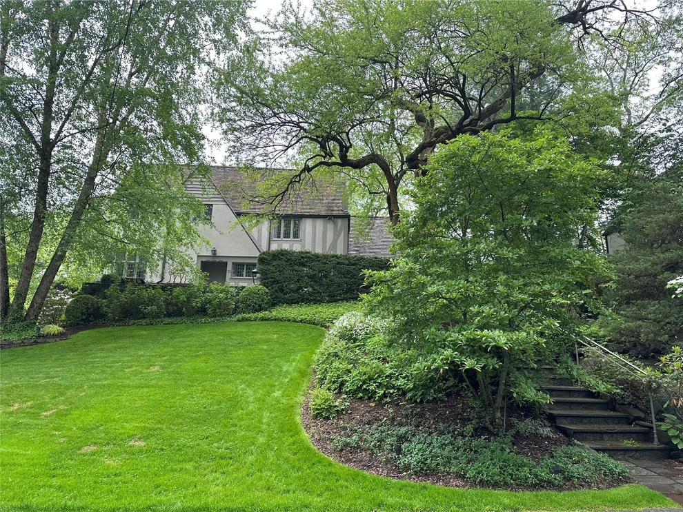 Unit for sale at 23 Studio Lane, Eastchester, NY 10708