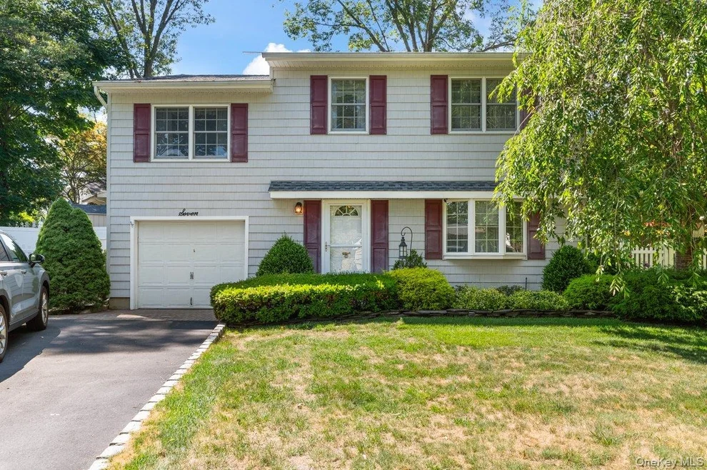 Unit for sale at 7 Mildred Court, Smithtown, NY 11767