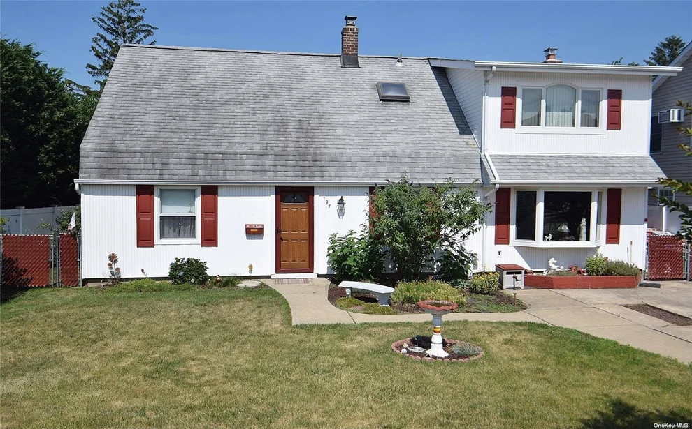 Unit for sale at 197 Division Avenue, Hempstead, NY 11756