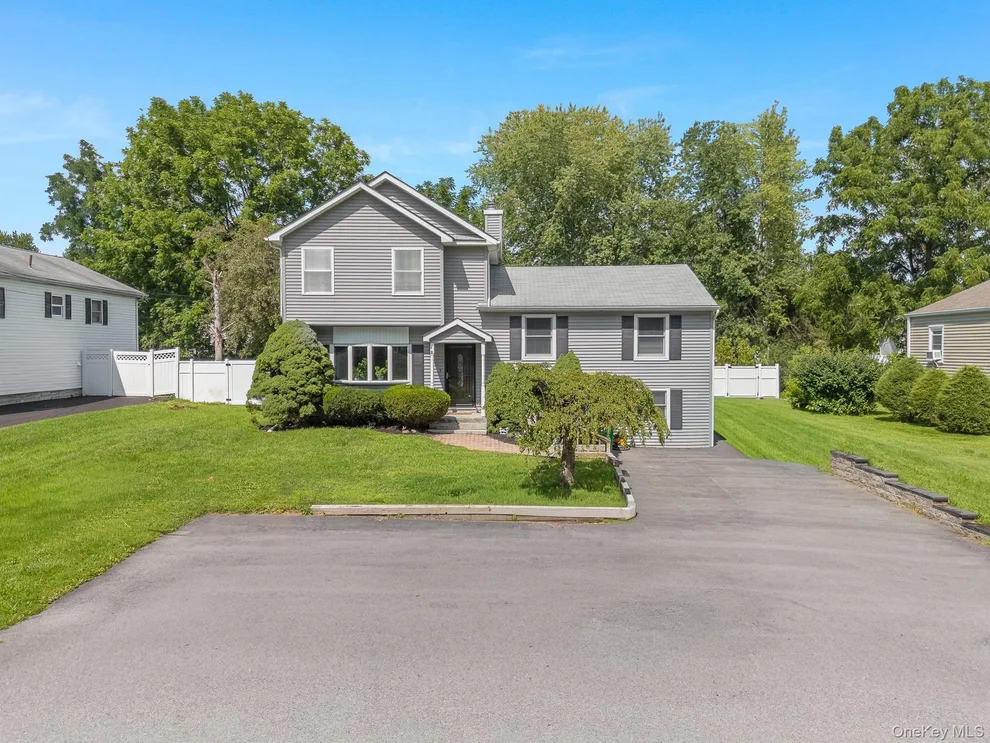 Unit for sale at 8 Hampton Road, Poughkeepsie (Town), NY 12603