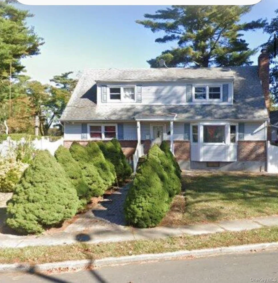 Unit for sale at 1 Pennsylvania Avenue, Islip, NY 11717