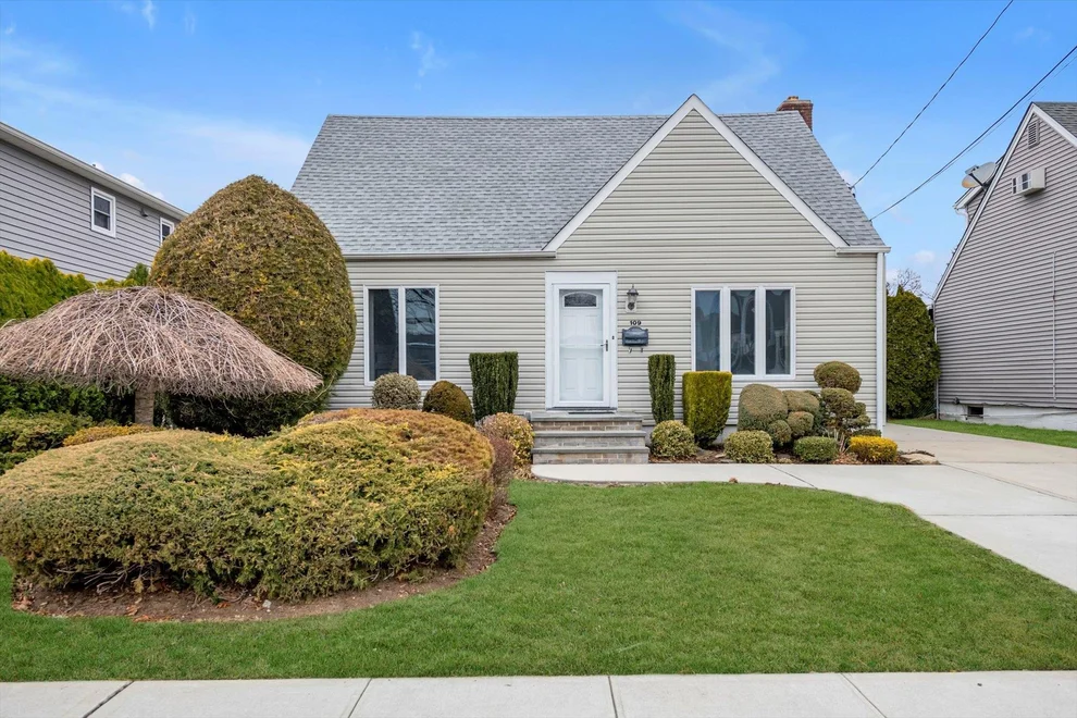 Unit for sale at 109 6th Street, North Hempstead, NY 11040