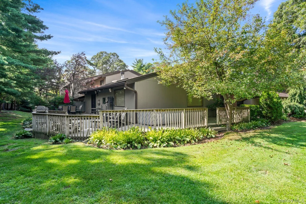 Unit for sale at 234 Hamlet Drive, Oyster Bay, NY 11753