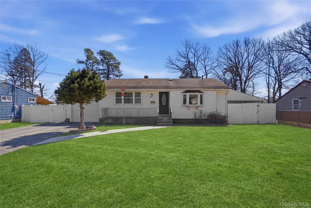 Unit for sale at 332 Half Mile Road, Islip, NY 11722