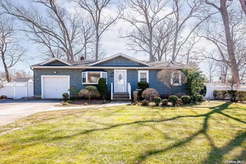 Unit for sale at 148 Beverly Road, Babylon, NY 11702