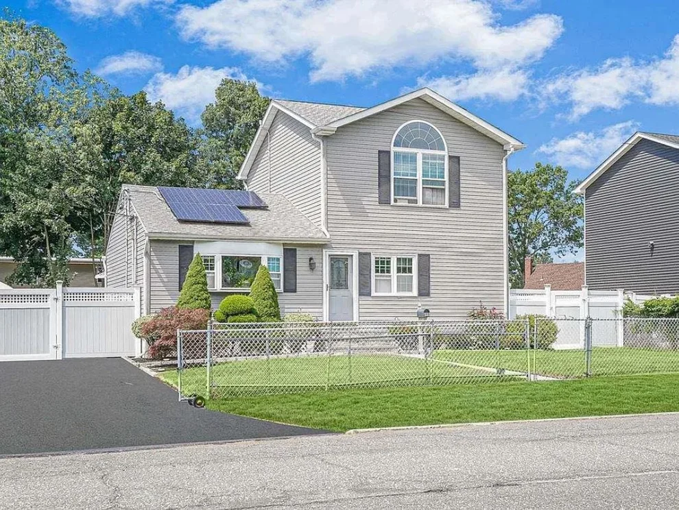 Unit for sale at 146 Grand Boulevard, Islip, NY 11717