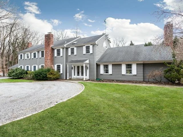 Unit for sale at 89 Cove Road, Oyster Bay, NY 11771