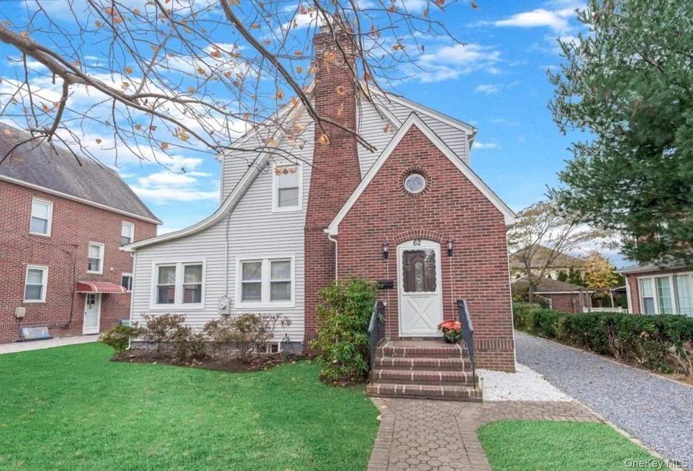 Unit for sale at 62 Essex Road, North Hempstead, NY 11023