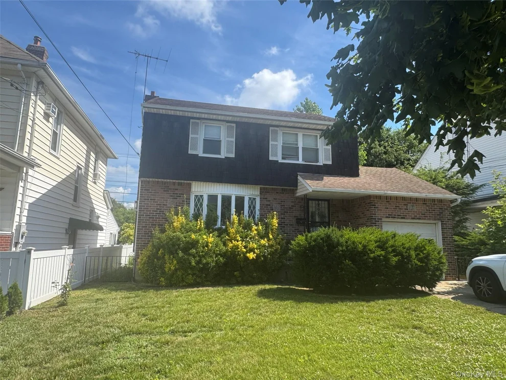 Unit for sale at 37 Magnolia Avenue, North Hempstead, NY 11001