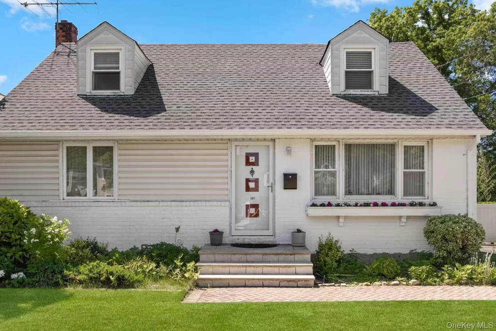Unit for sale at 103 Nassau Drive, North Hempstead, NY 11507