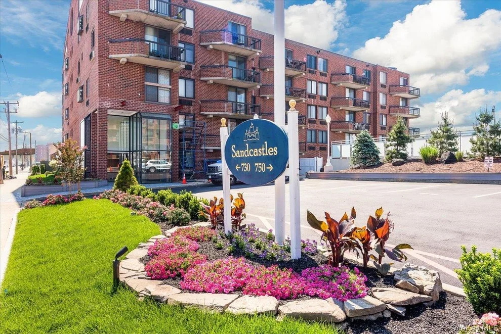 Unit for sale at 730 W Broadway, Long Beach, NY 11561