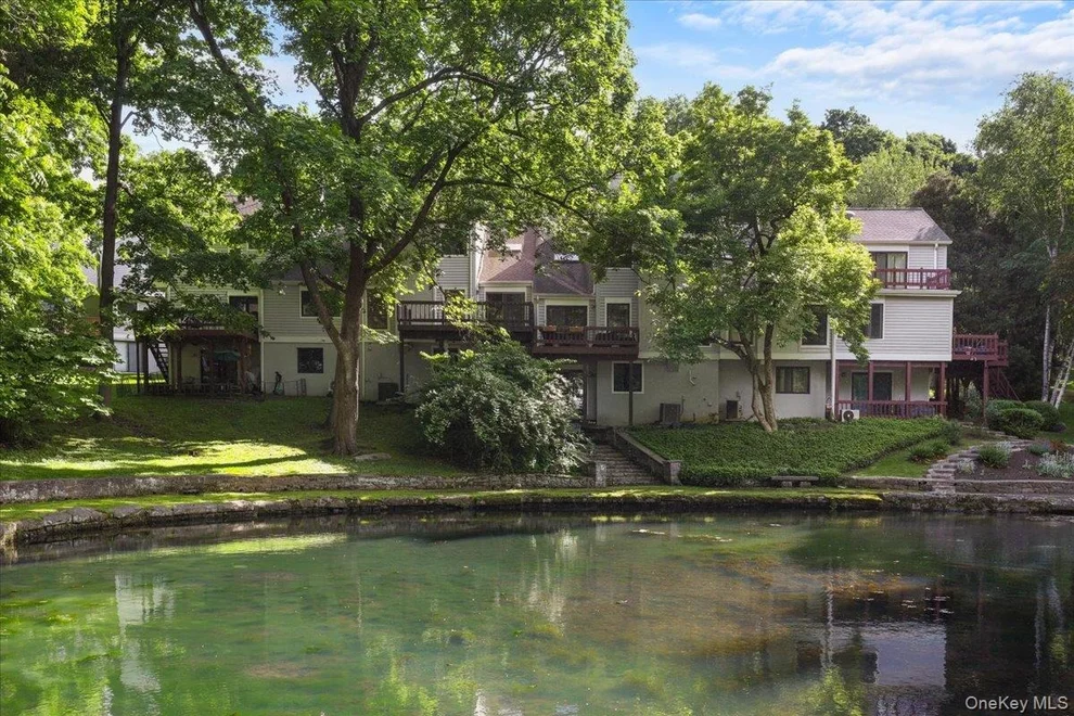 Unit for sale at 6 Harriman Keep Road, Greenburgh, NY 10533