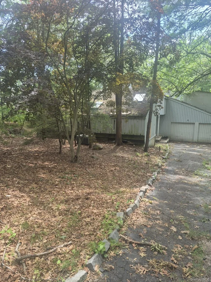 Unit for sale at 24 Yardley Drive, Huntington, NY 11746