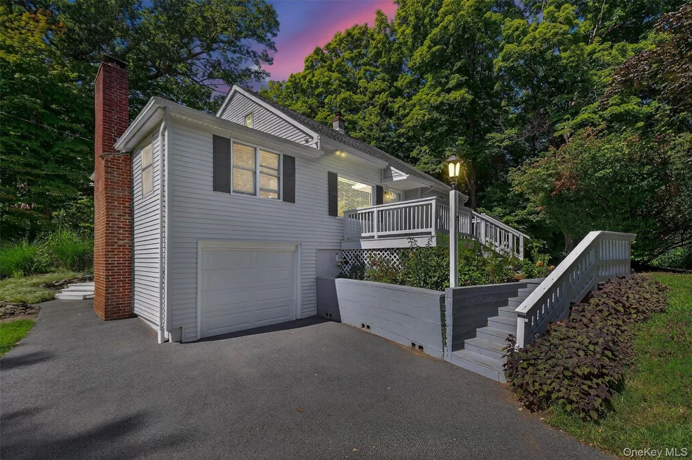 Unit for sale at 4 Knolls Road, Hyde Park, NY 12601