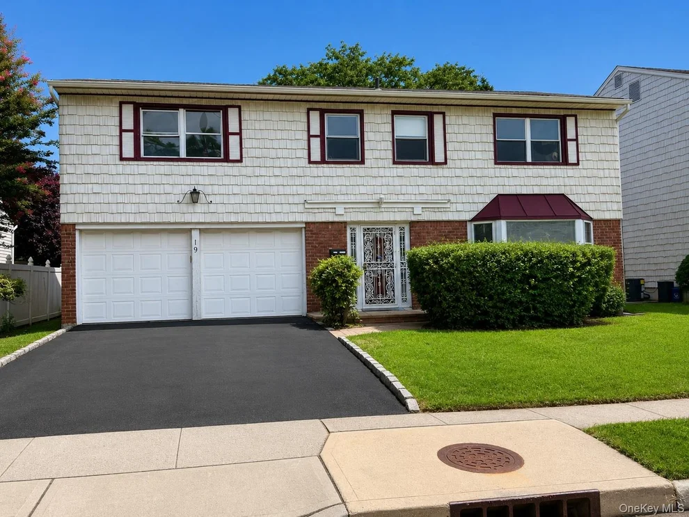 Unit for sale at 19 Valley Greens Drive, Hempstead, NY 11581