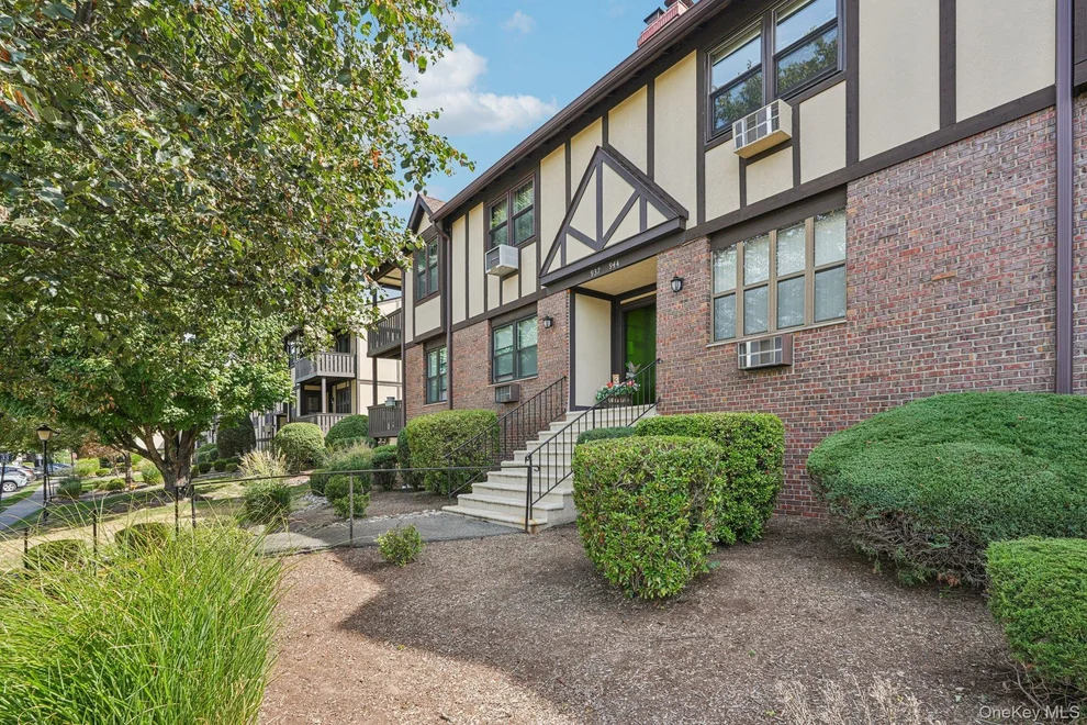 Unit for sale at 943 Sierra Vista Lane, Clarkstown, NY 10989
