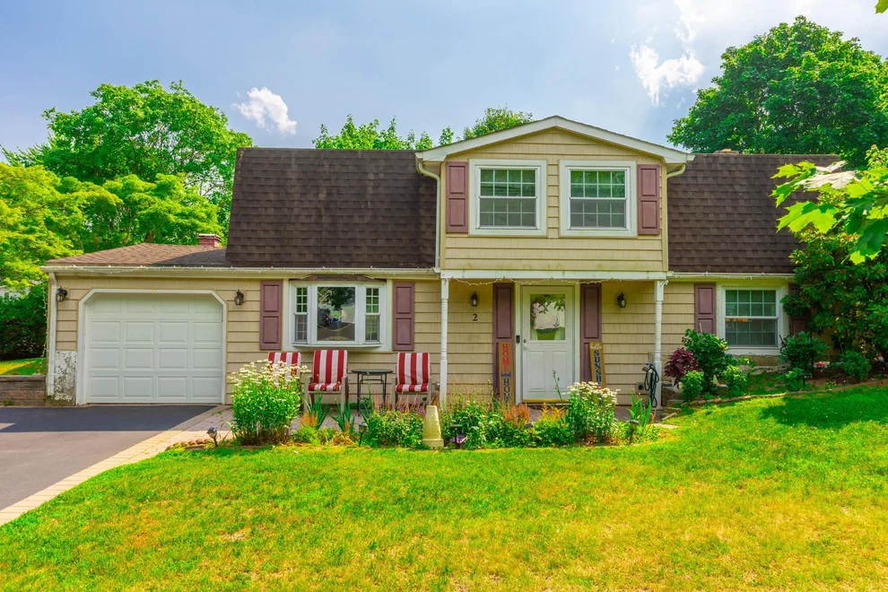 Unit for sale at 2 Ivy League Lane, Brookhaven, NY 11790