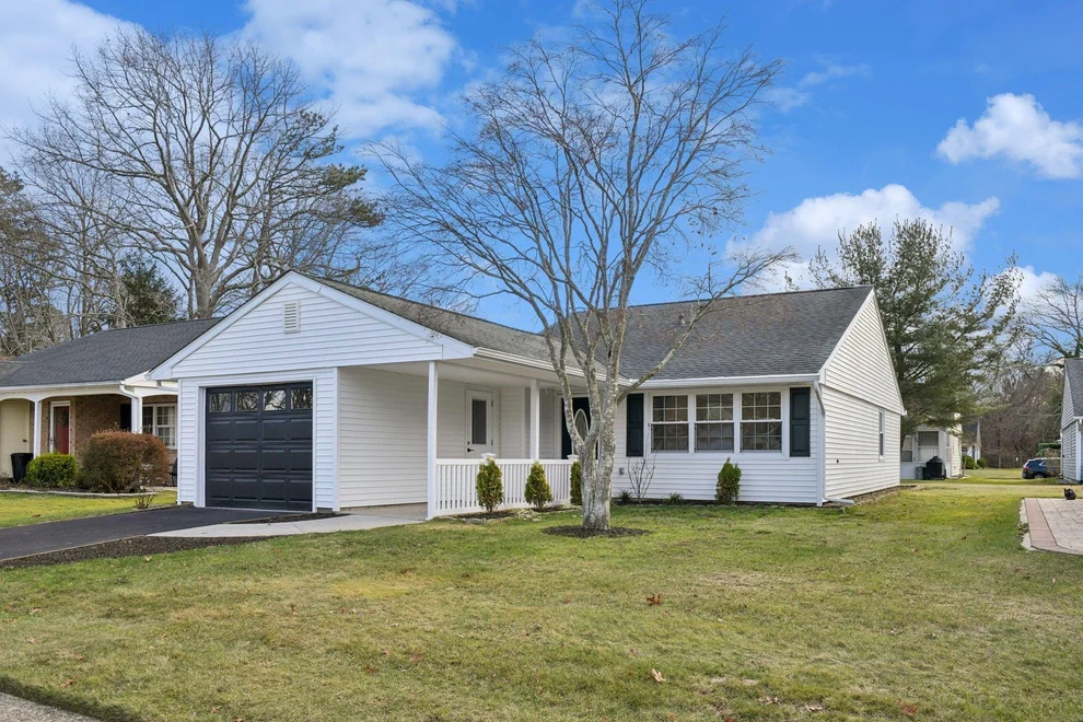 Unit for sale at 325 Brownfield Drive, Brookhaven, NY 11961