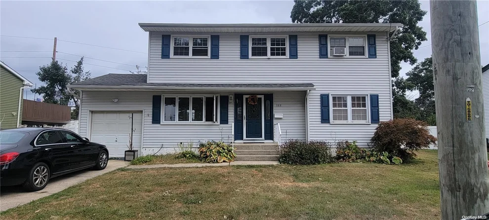 Unit for sale at 588 N Putnam Avenue, Babylon, NY 11757