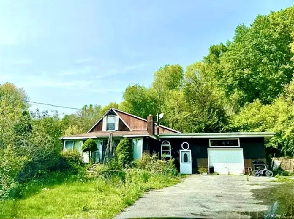 Unit for sale at 159 E Dorsey Lane, Hyde Park, NY 12601
