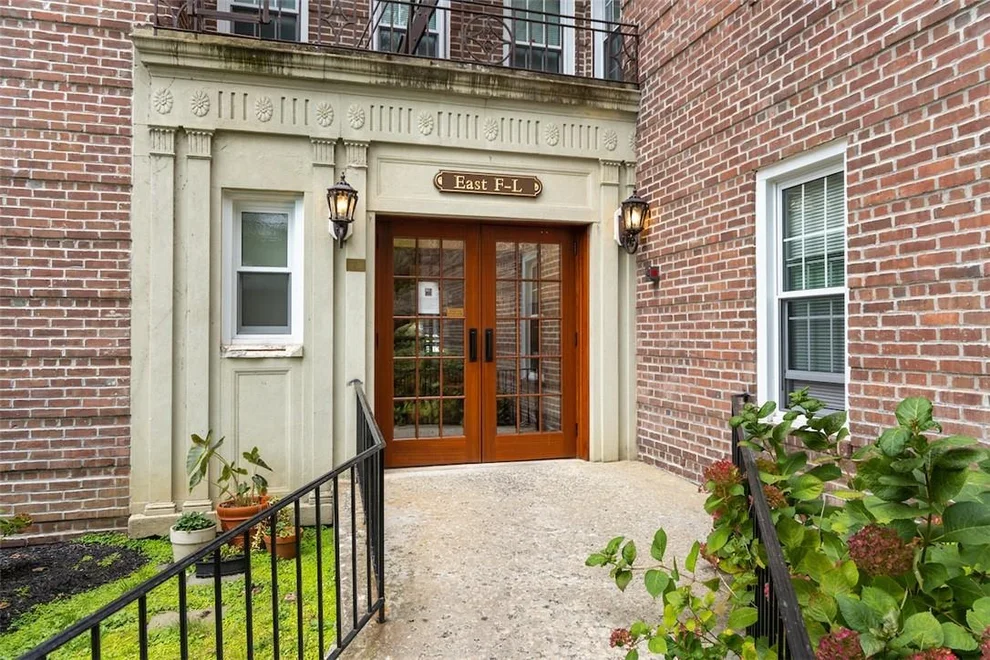 Unit for sale at 300 S Broadway, Greenburgh, NY 10591