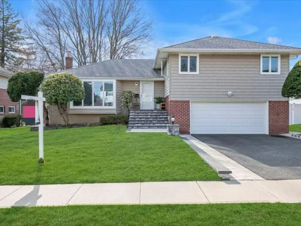 Unit for sale at 71 Melanie Lane, Oyster Bay, NY 11791