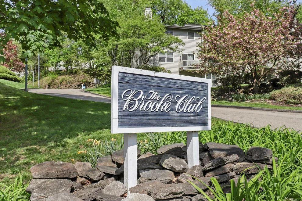 Unit for sale at 11 Brooke Club Drive, Ossining, NY 10562