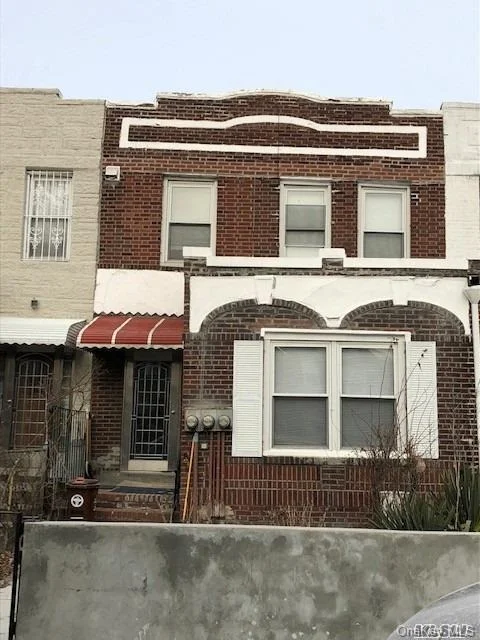 Unit for sale at 61-09 Broadway, New York, NY 11373