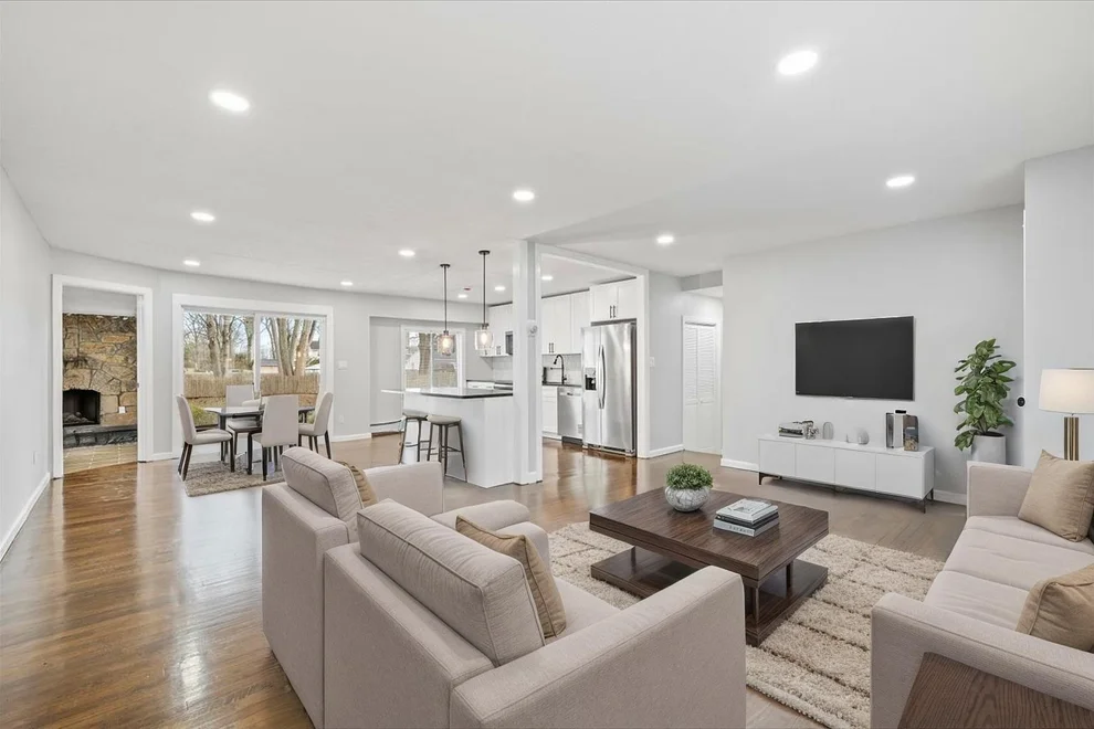 Unit for sale at 28 W Oakdale Street, Islip, NY 11706