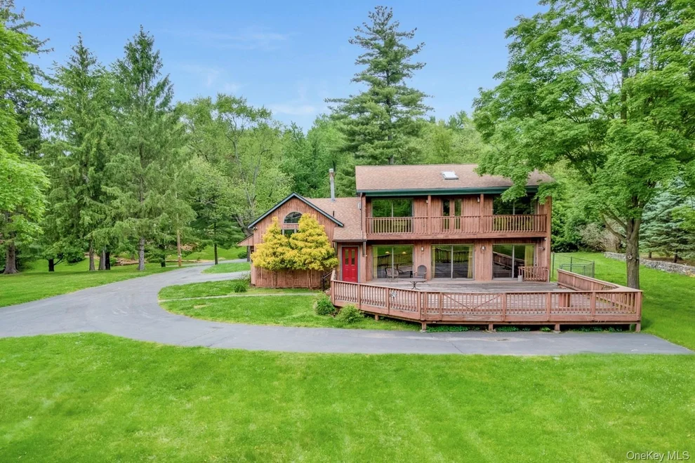 Unit for sale at 8 Kingwood Park, Poughkeepsie (Town), NY 12601