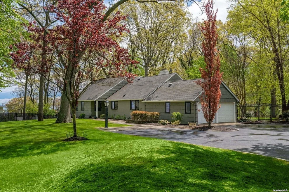 Unit for sale at 521 Asharoken Avenue, Huntington, NY 11768