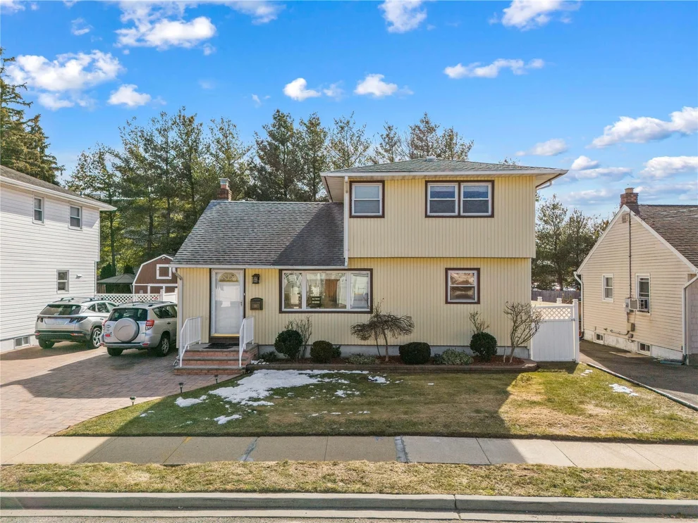 Unit for sale at 99 Nevada Street, Oyster Bay, NY 11801