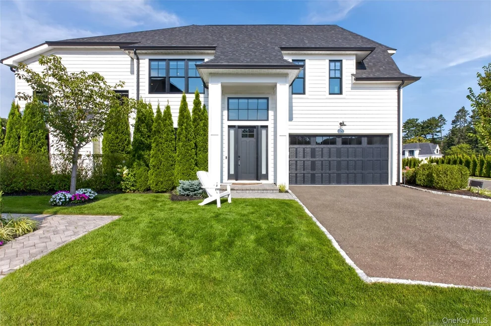 Unit for sale at 78 Three Ponds Lane E, Oyster Bay, NY 11797