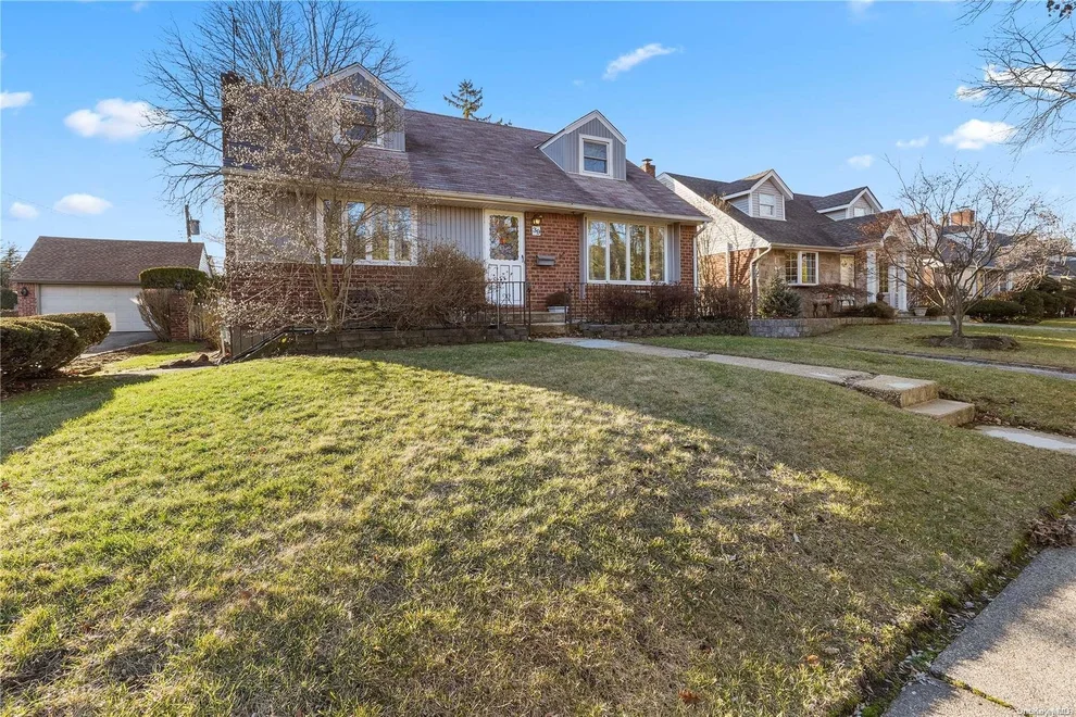 Unit for sale at 39 Crandall Drive, North Hempstead, NY 11501