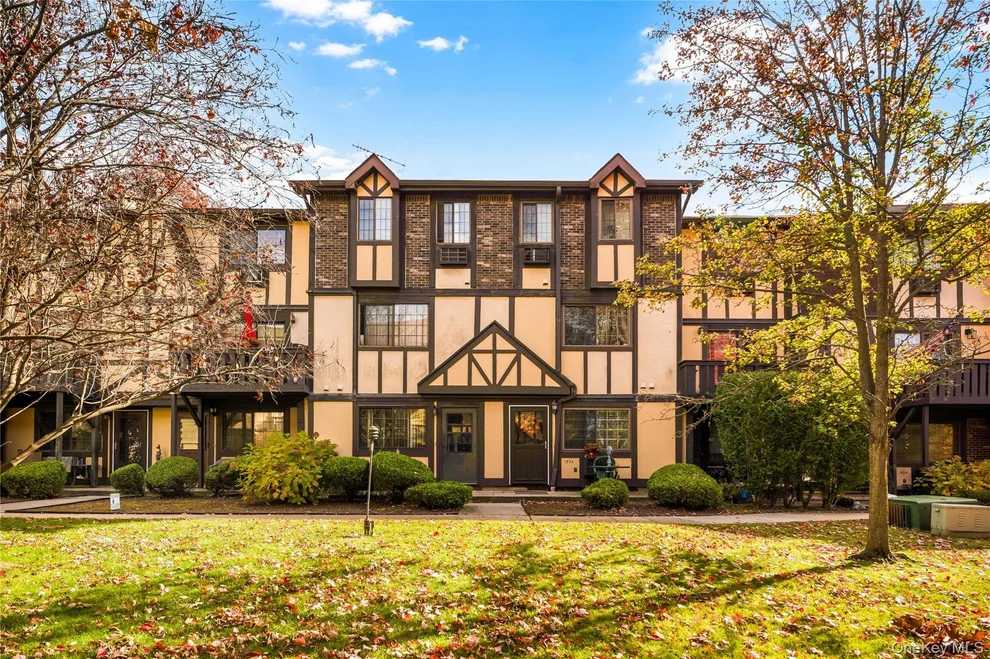 Unit for sale at 155 Devon Loop, New York, NY 10314